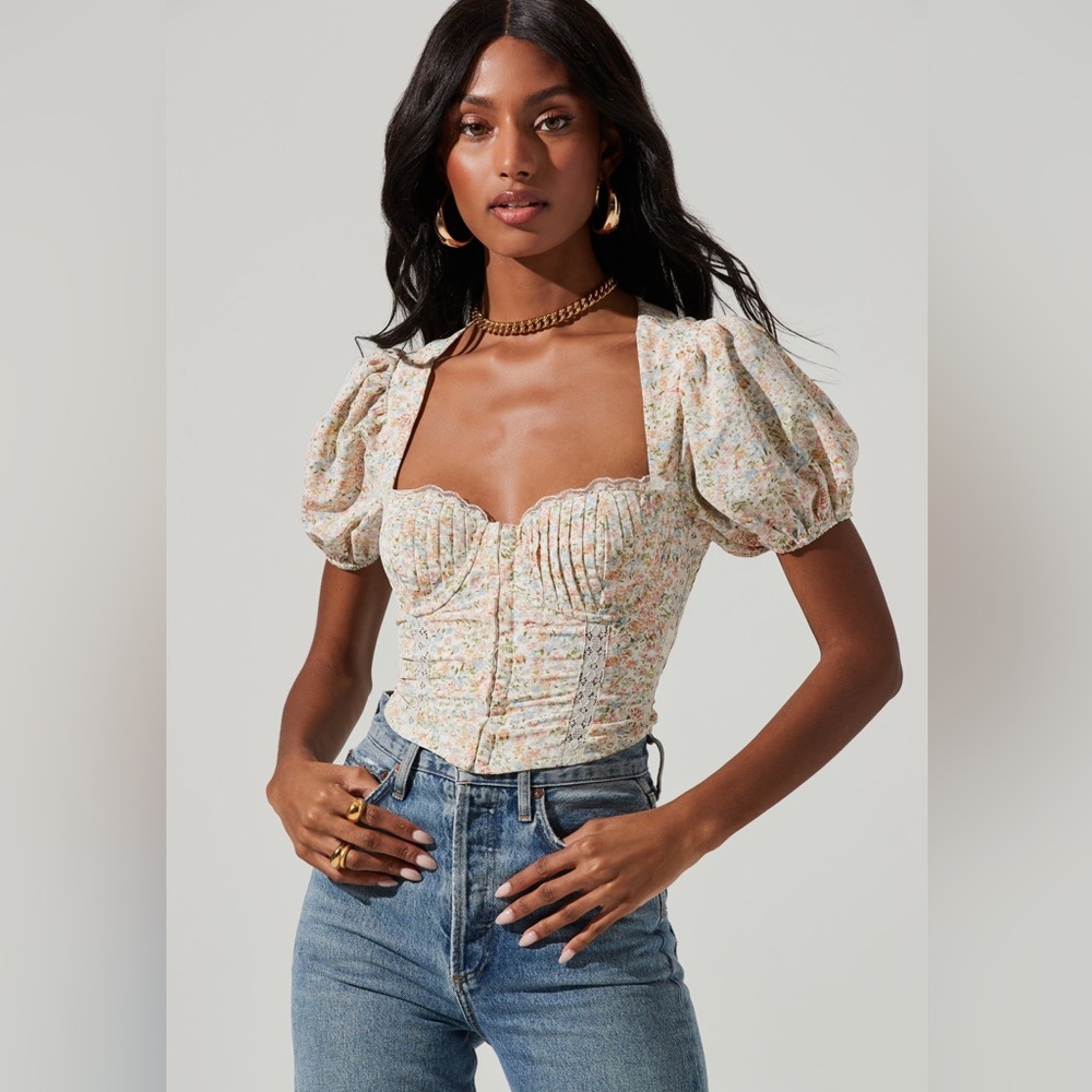 ASTR Cupped Puff Sleeve Floral Bustier Top